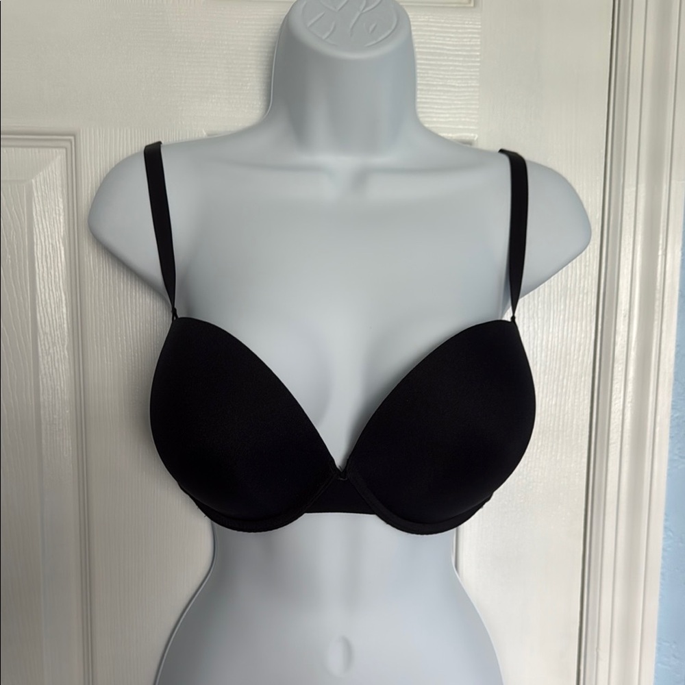 Felina Black Bra with Lace Detailing and Adjustable Straps